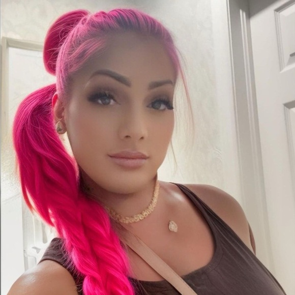 Meet your Posher, Renata - Picture 1 of 1